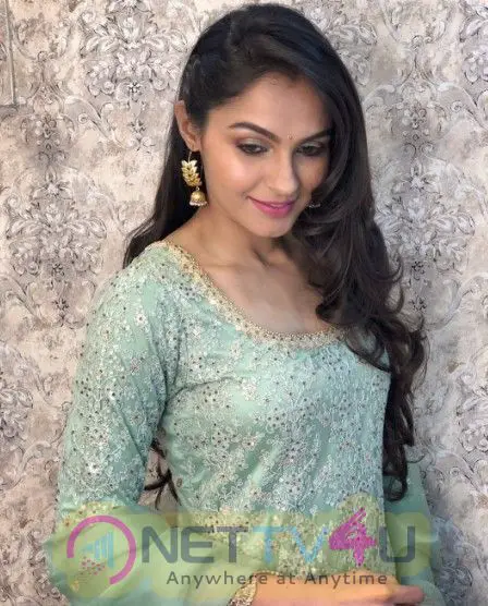 Actress Andrea Jeremiah Good Looking Photos Tamil Gallery