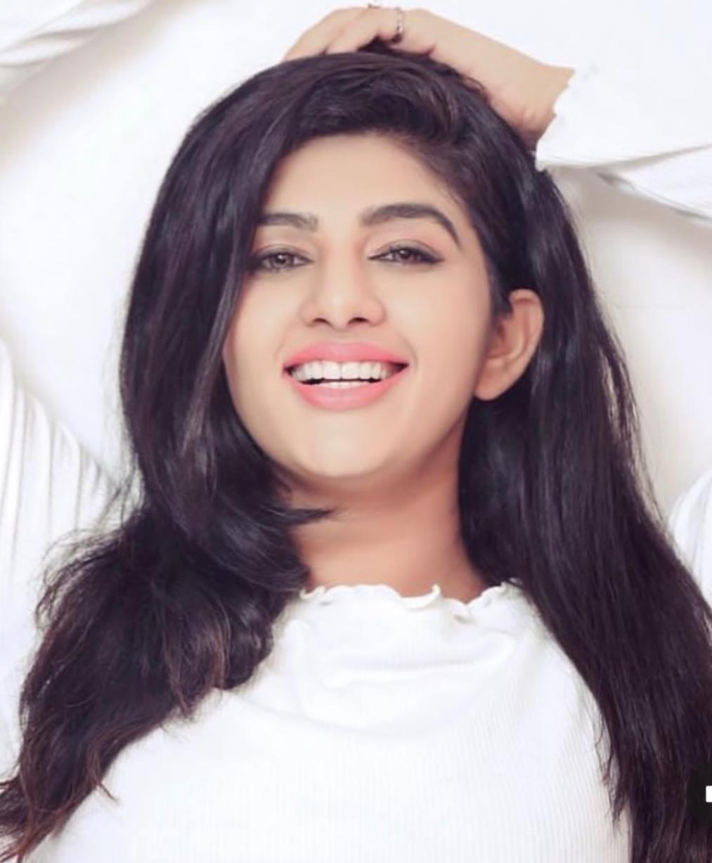 Hindi Actress Isha Chhabra Biography, News, Photos, Videos | NETTV4U