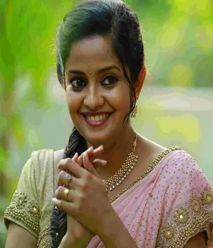 Malayalam Anchor Arathi Lal