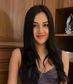 Bhumi Shah Hindi Fashion Stylist