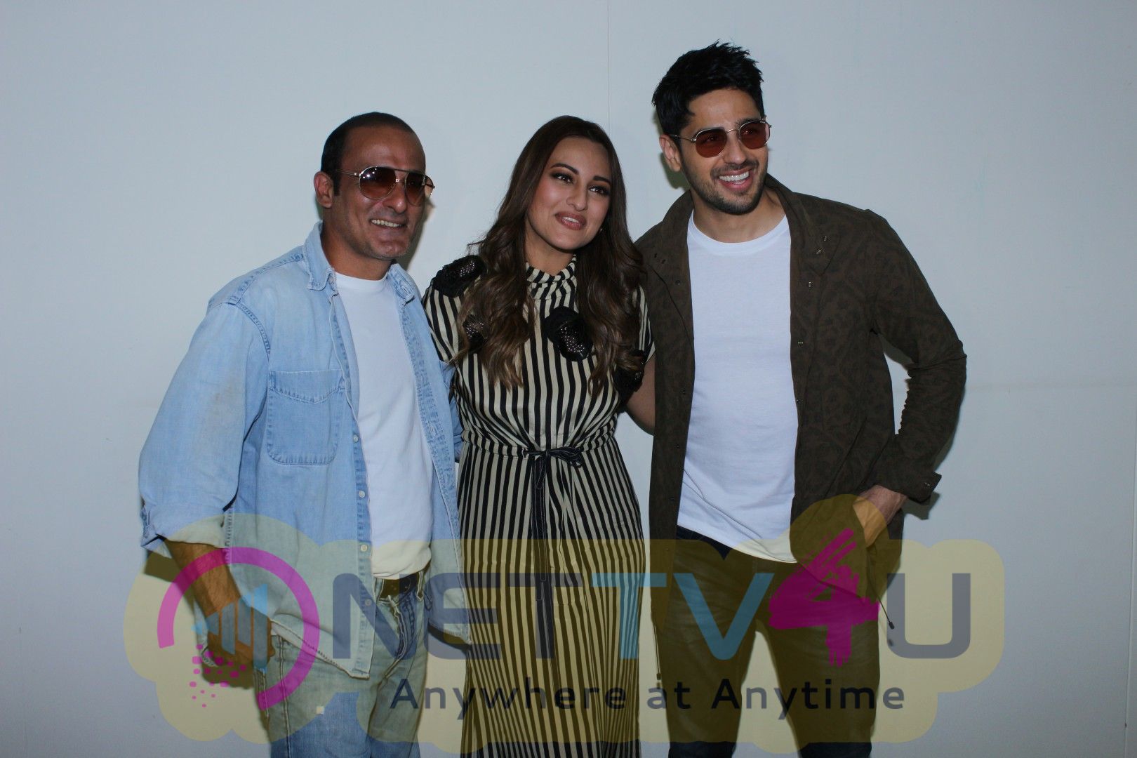 Starcast Of Film Ittefaq Press Meet At Red Chillies Images Hindi Gallery