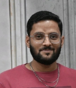 Vivek Shankhla Hindi Editor