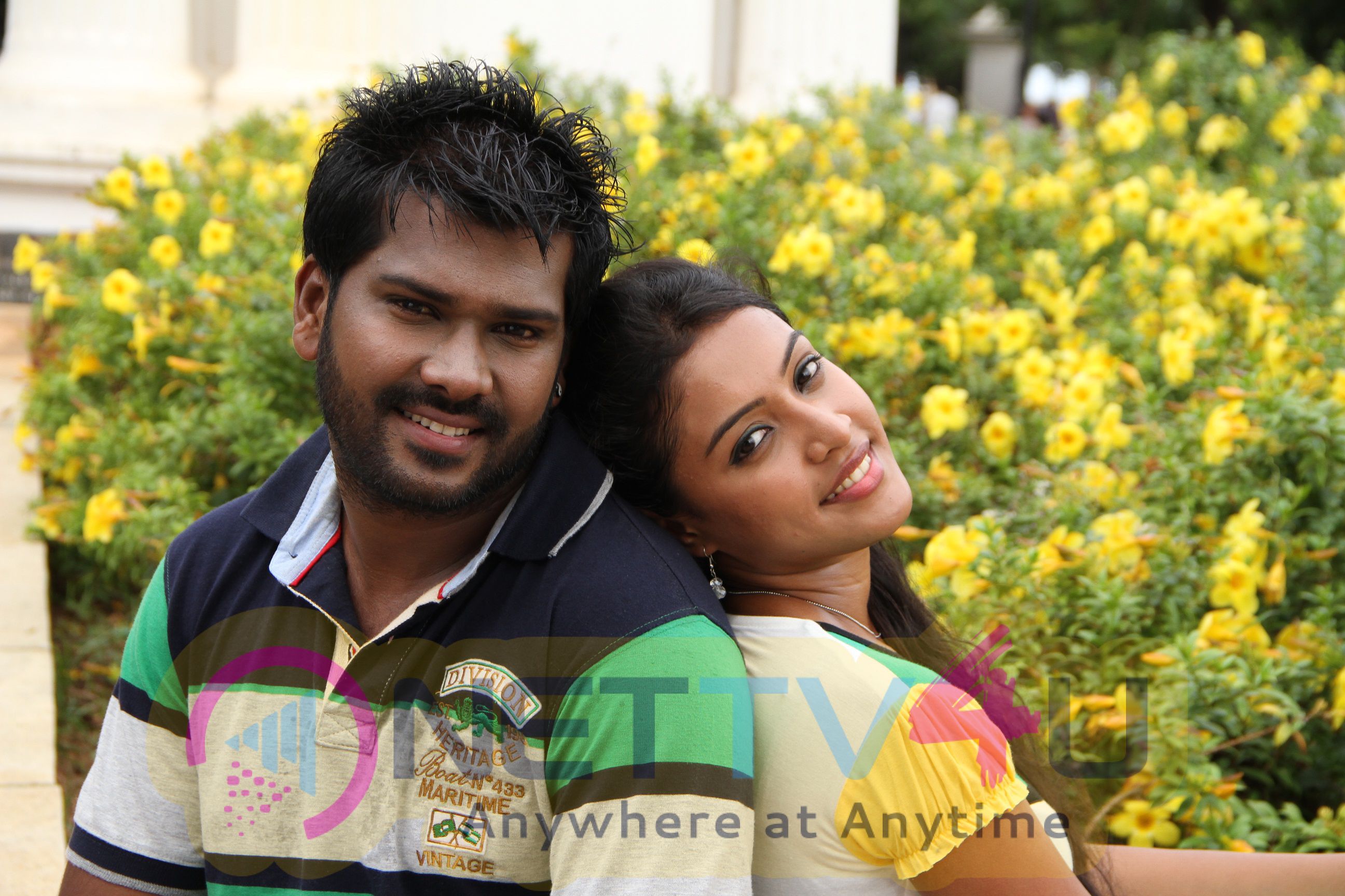 Kanden Kadhal Konden Movie Attractive Stills Tamil Gallery