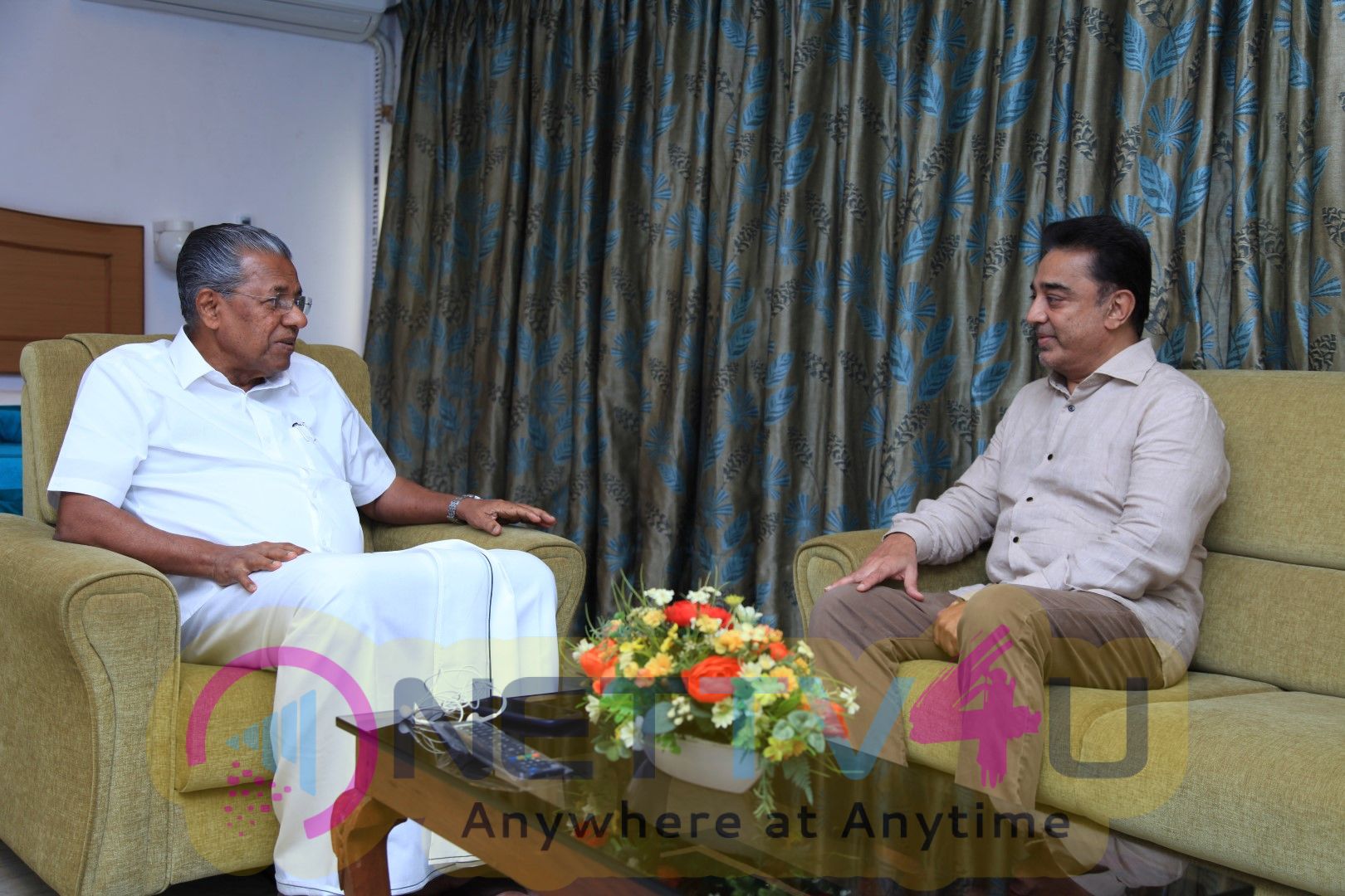  Makkal Needhi Maiam President Shri Kamal Haasan Met Honorable Chief Minister Of Kerala Tamil Gallery
