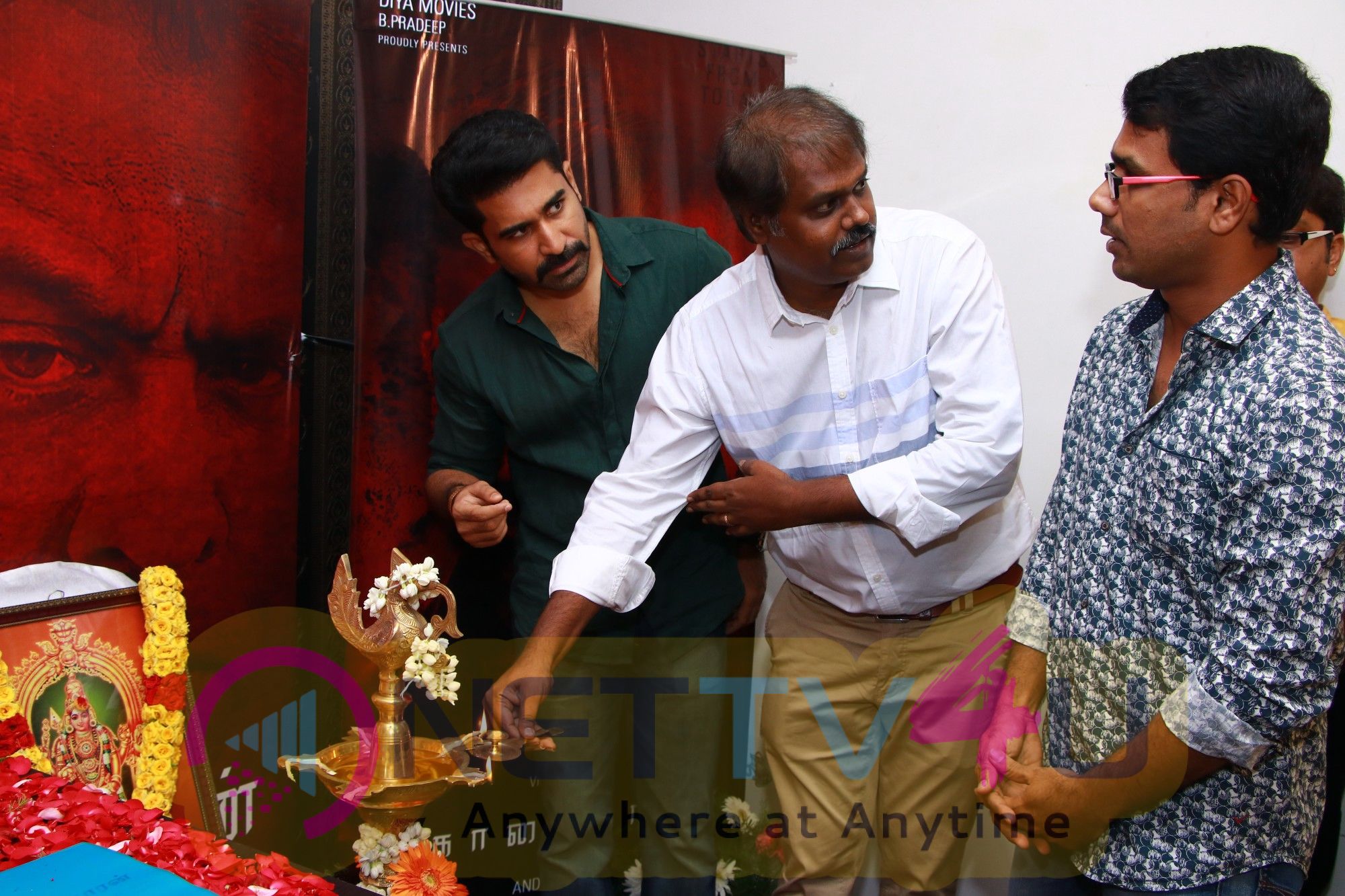  Kolaigaran Movie Pooja Pics Tamil Gallery