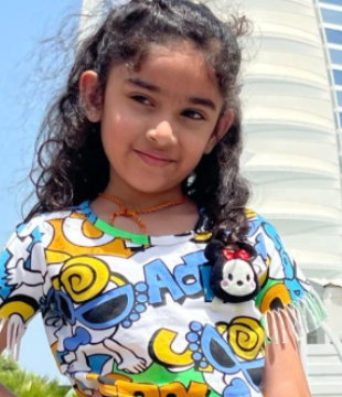 Gujarati Child Artist Riyanshi Salunke