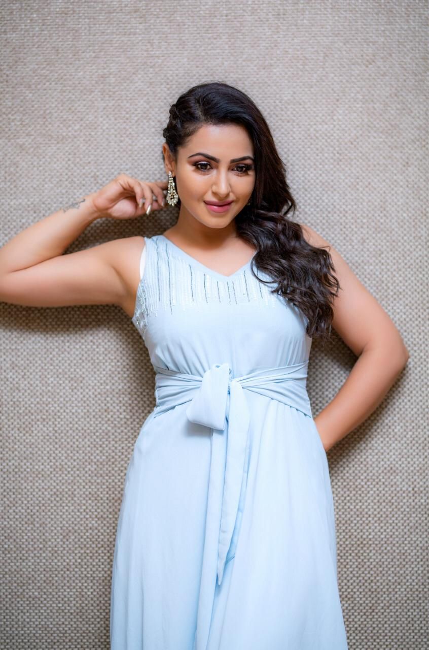 Actress Nandini Rai Lovely Stills Telugu Gallery