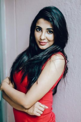 Actress Parvatii Nair Pretty Pics Kannada Gallery