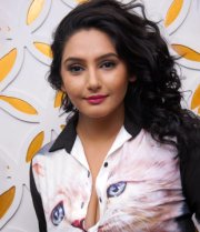 Ragini Dwivedi Kannada Movie Actress