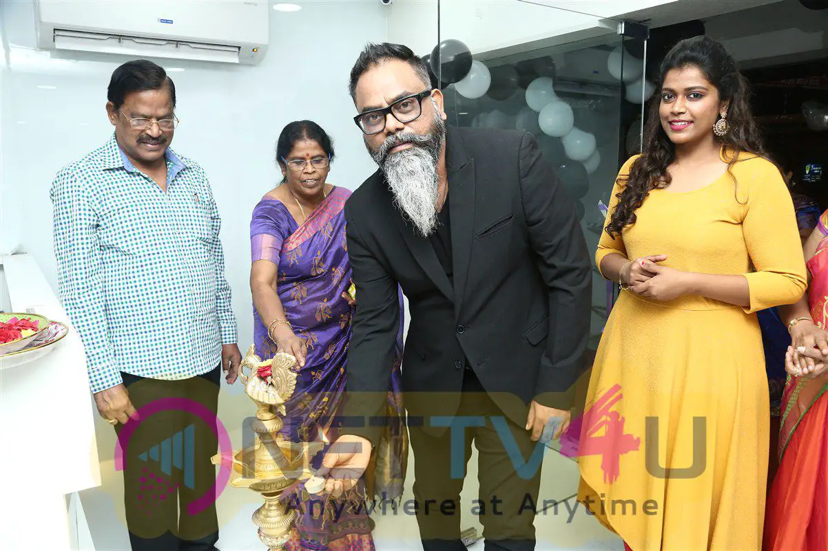 Toni & Guy Salon Launches Essensual Salon At Navallur Photos Tamil Gallery