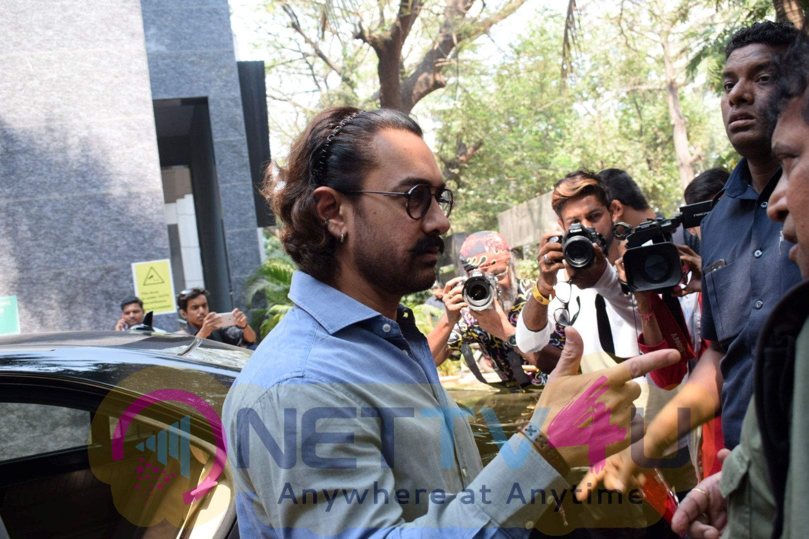 Aamir Khan At How To Be A Human Book Launch Hindi Gallery