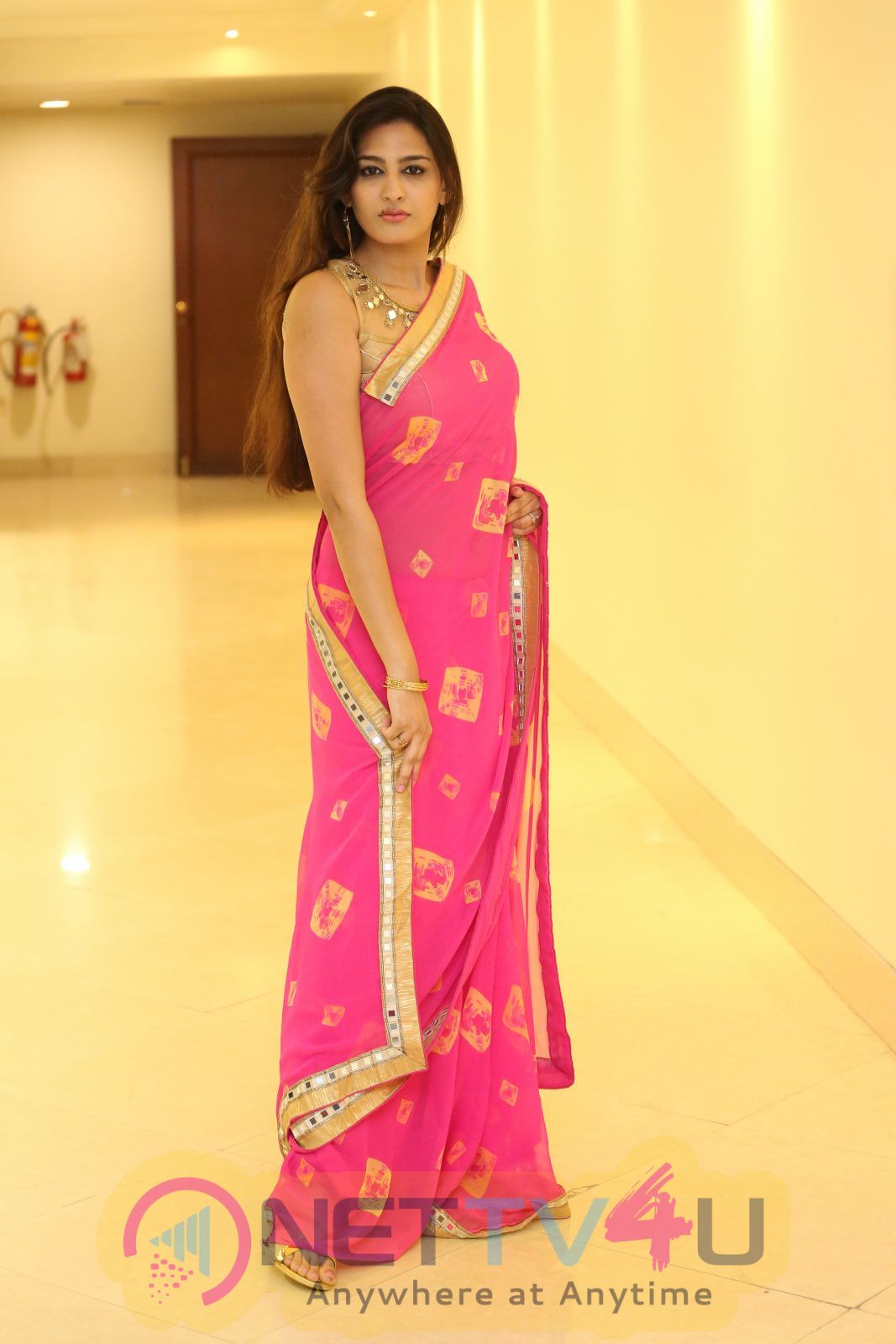 Actress Swetha Jhadav Attractive Stills  Telugu Gallery