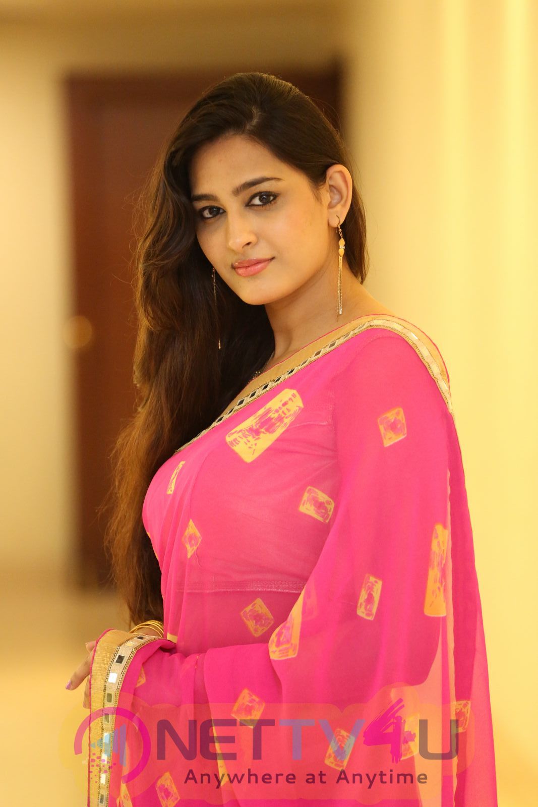 Actress Swetha Jhadav Attractive Stills  Telugu Gallery