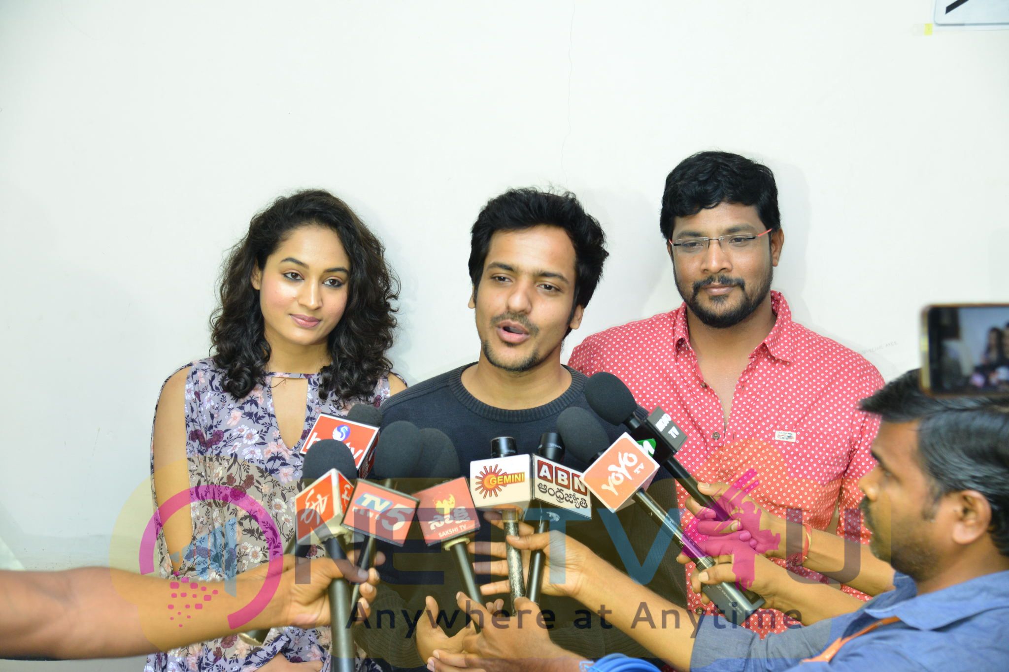 Inthalo Ennenni Vinthalo Movie Team At Sri Mayuri Theatre Telugu Gallery