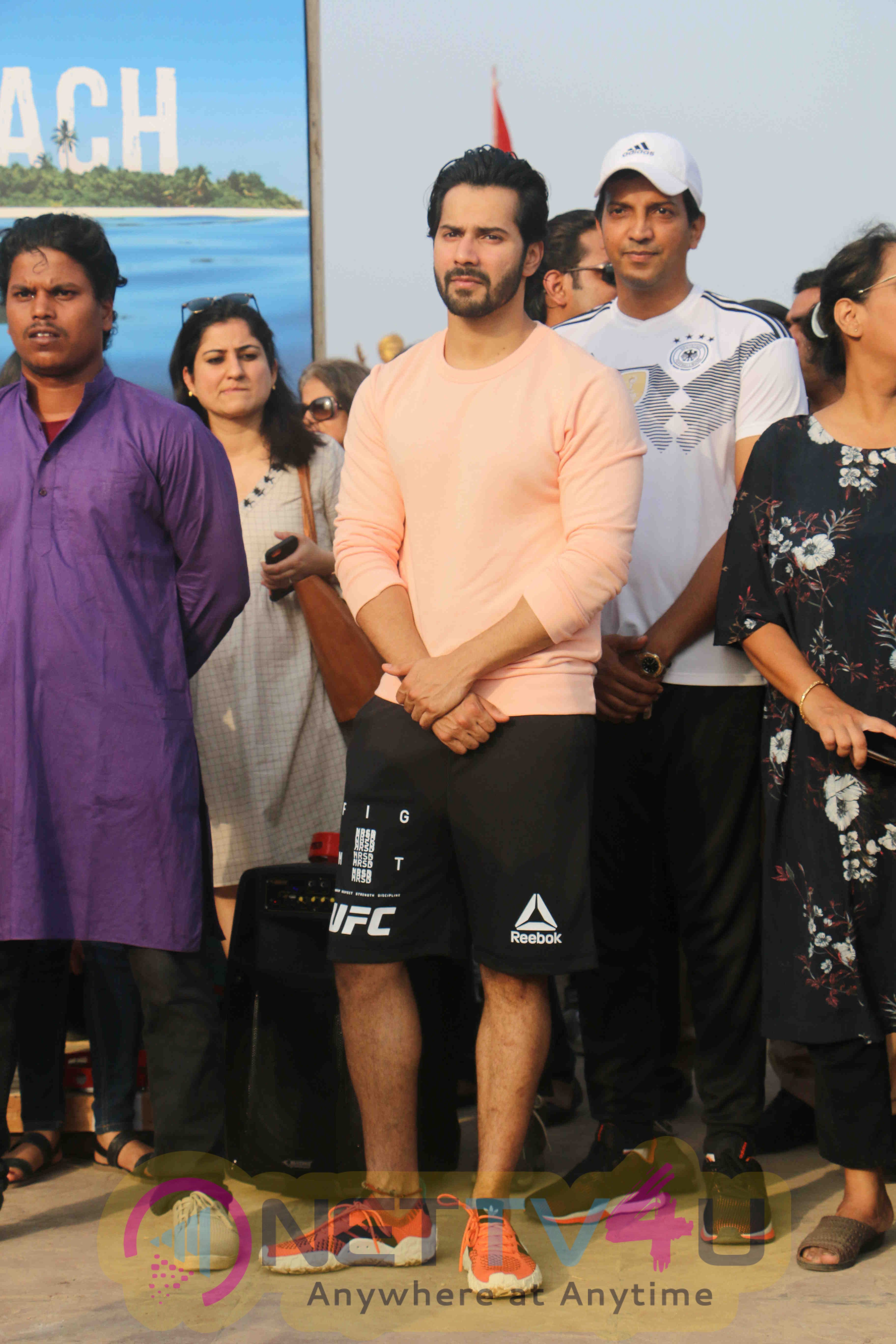 Varun Dhawan During Save The Beach Cleanup Drive Organised On The Occasion Of  World Environment Hindi Gallery