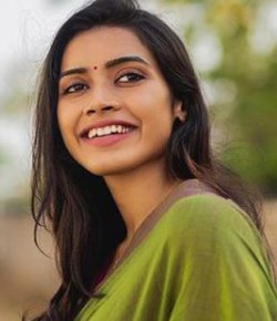 Tharsika Tamil TV-Actress