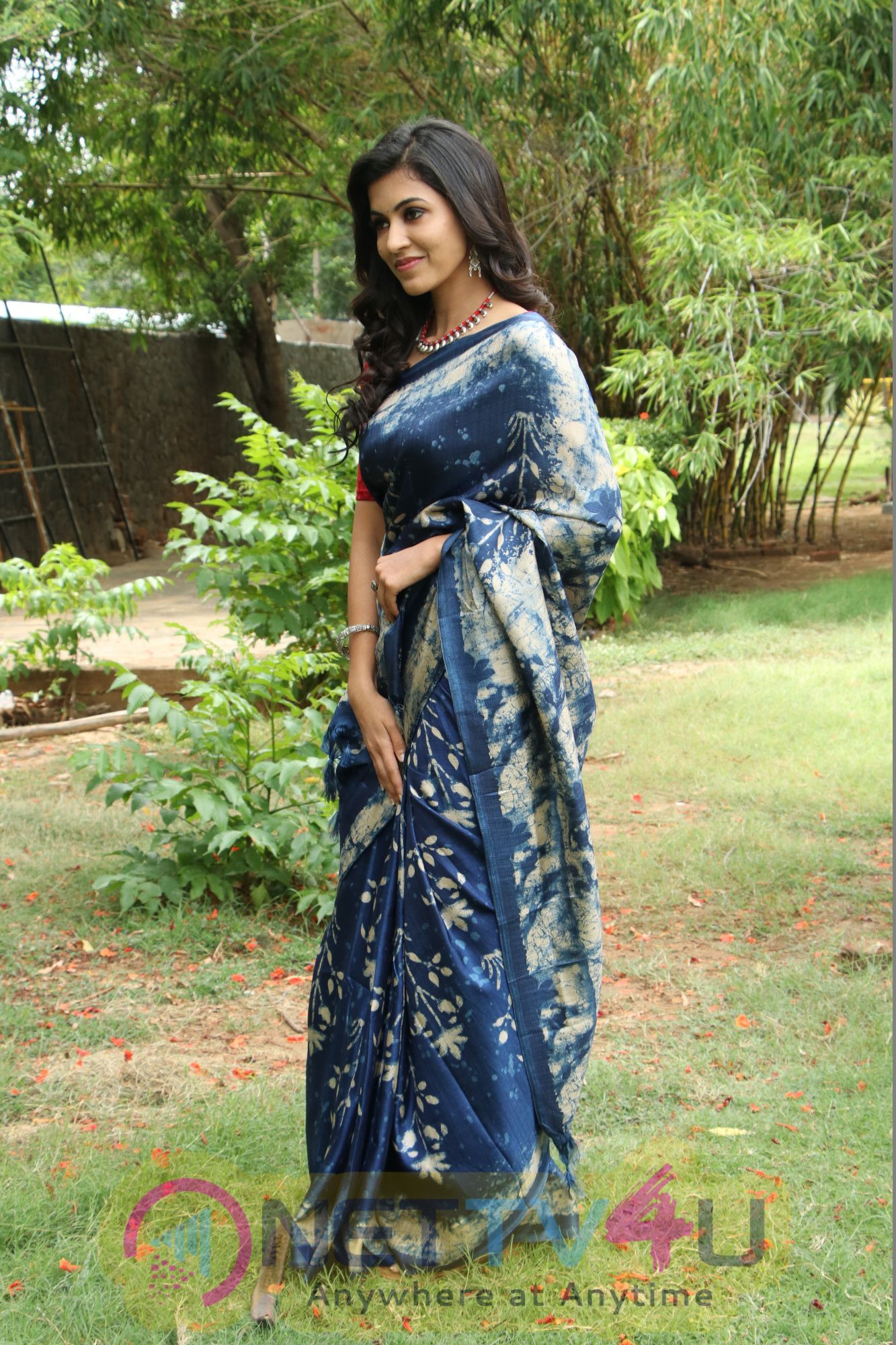 Actress Anju Kurian Attractive Stills Malayalam Gallery