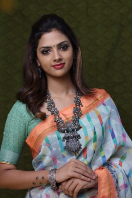 Actress Sofia Traditional New Photoshoot Images | Sofia Galleries & HD ...