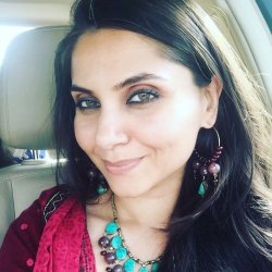 Zara Madani Urdu Singer