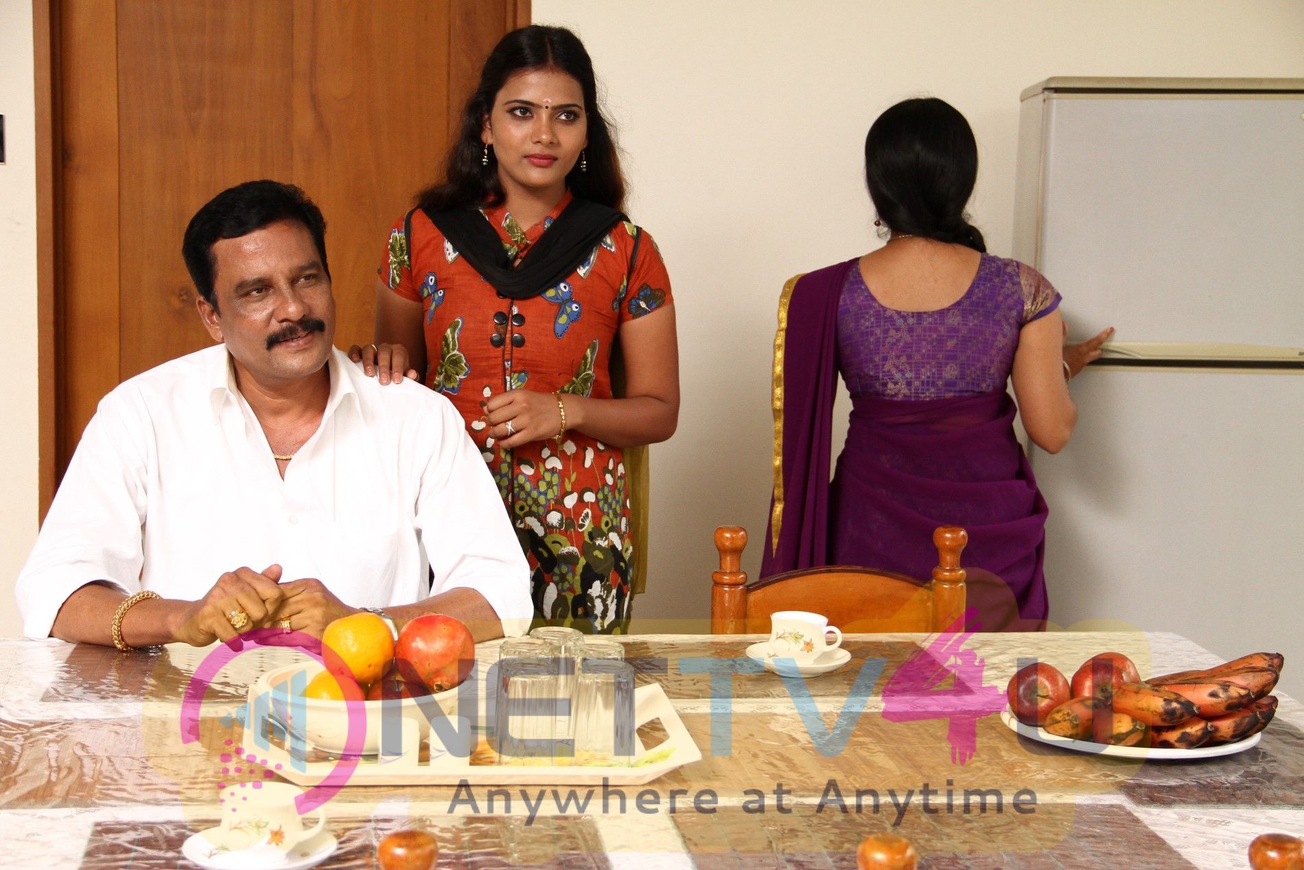 Avalukenna Azhagiya Mugam Movie Stills Tamil Gallery