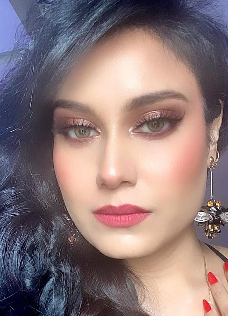 Hindi Makeup Artist Priyanka Raj Soni 