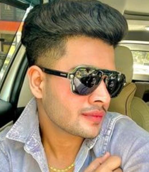 Hindi Makeup Artist Vinay