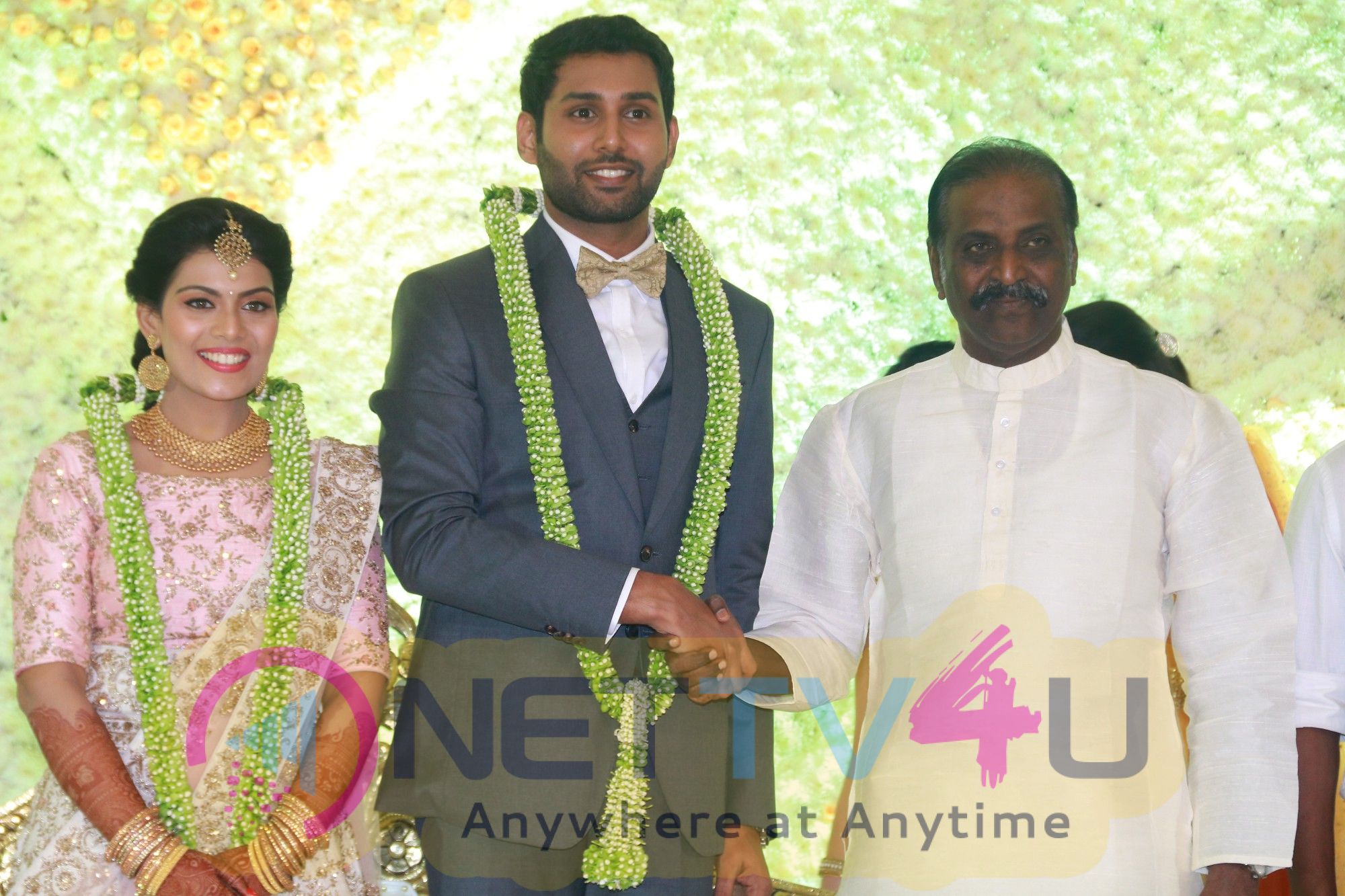 AadhavKannadhasan Weds Vinodhnie Reception Image Tamil Gallery