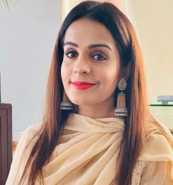 Simar Kaur Punjabi Singer