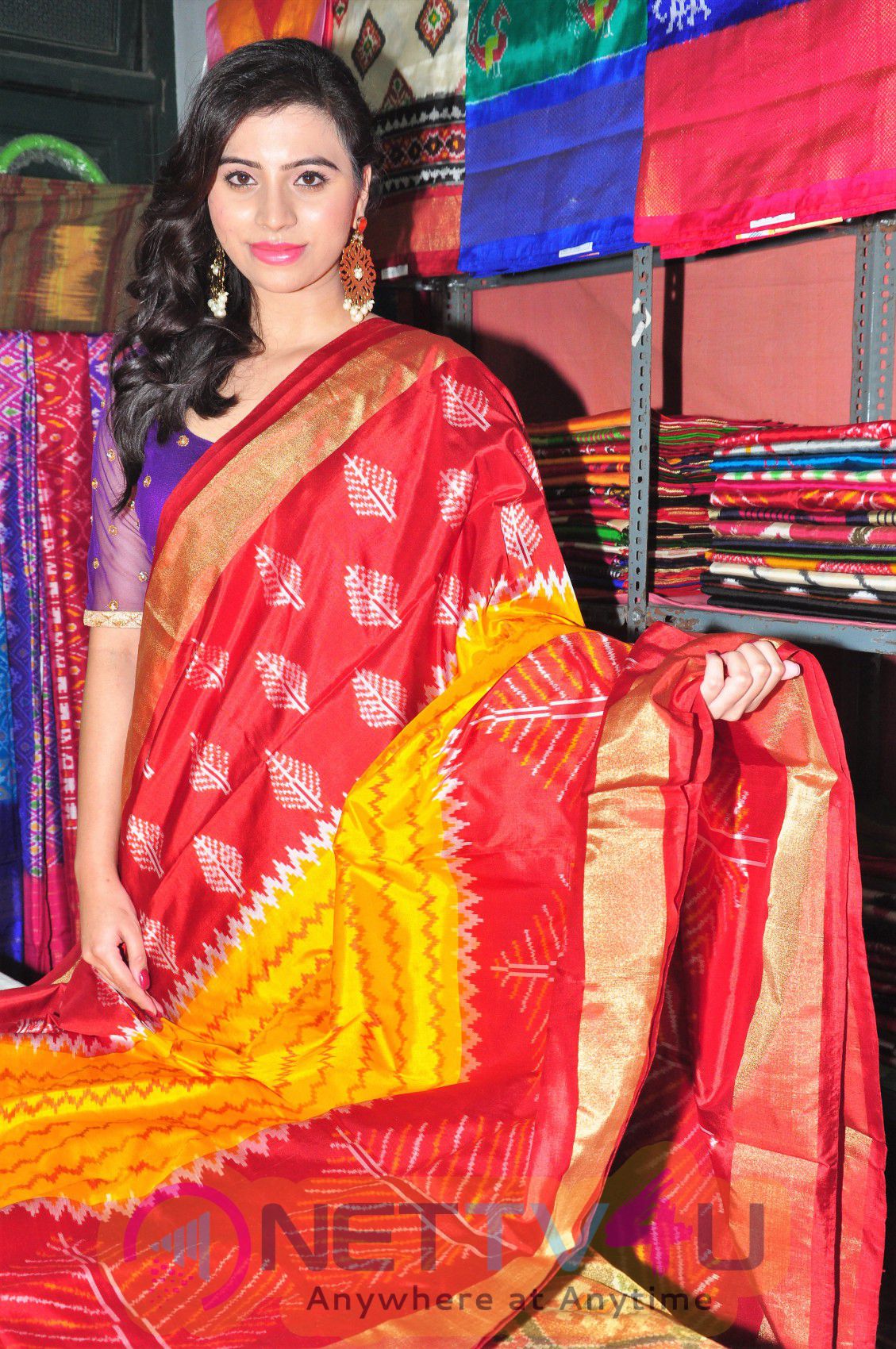 Actress Priyanka Raman Inaugurates Pochampally IKAT Art Mela Narayanguda Stills Telugu Gallery