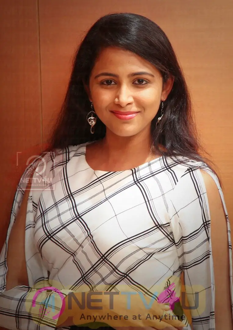 Actress Subiksha Exclusive Interview Images Tamil Gallery