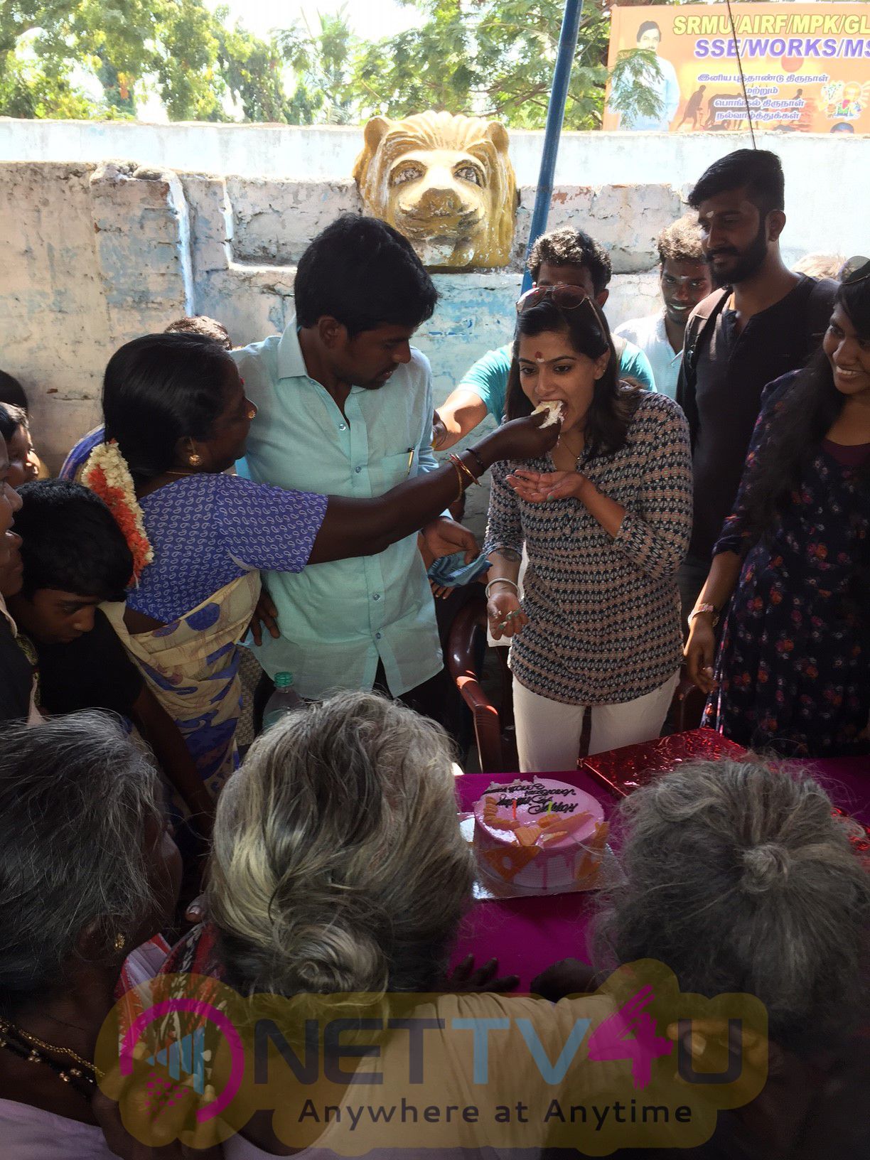  Actress Varalakshmi Sarathkumar Birthday Celebration Cute Stills Tamil Gallery