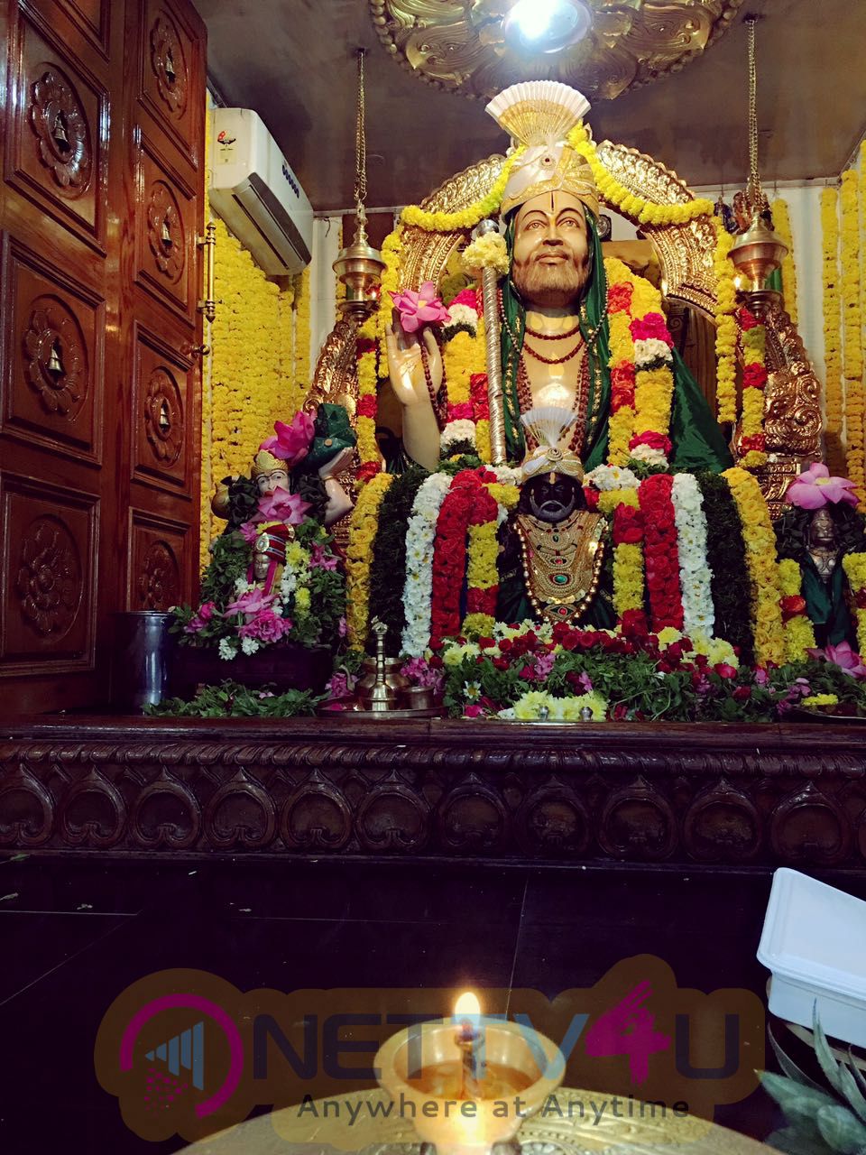 Raghava Lawrence Pray For Raghavendra Swamy Brindavanam Temple Photos Tamil Gallery