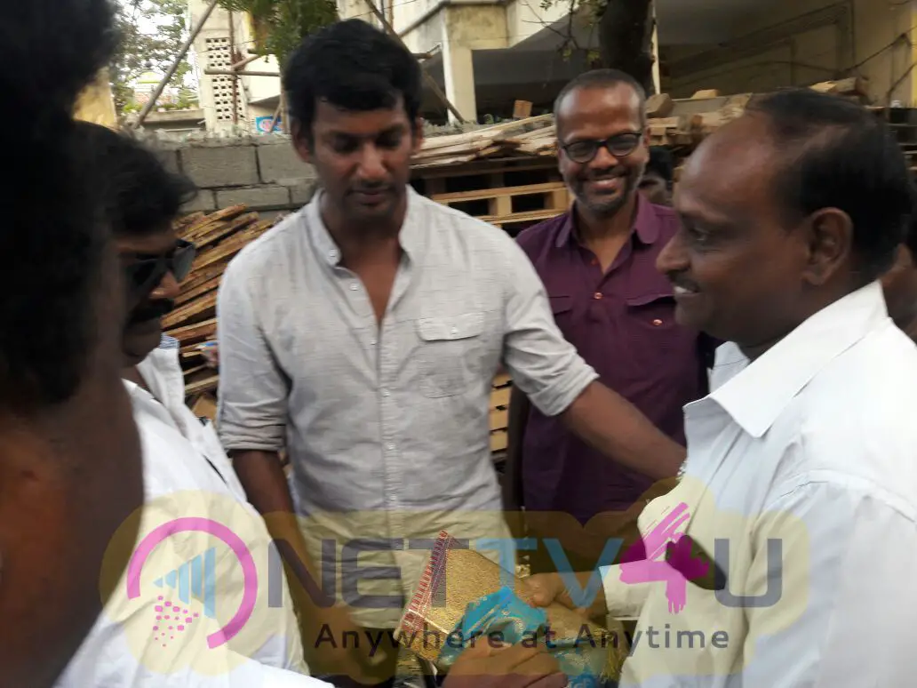 Stills Of Actor Vishal Group At Vadapalani  Tamil Gallery