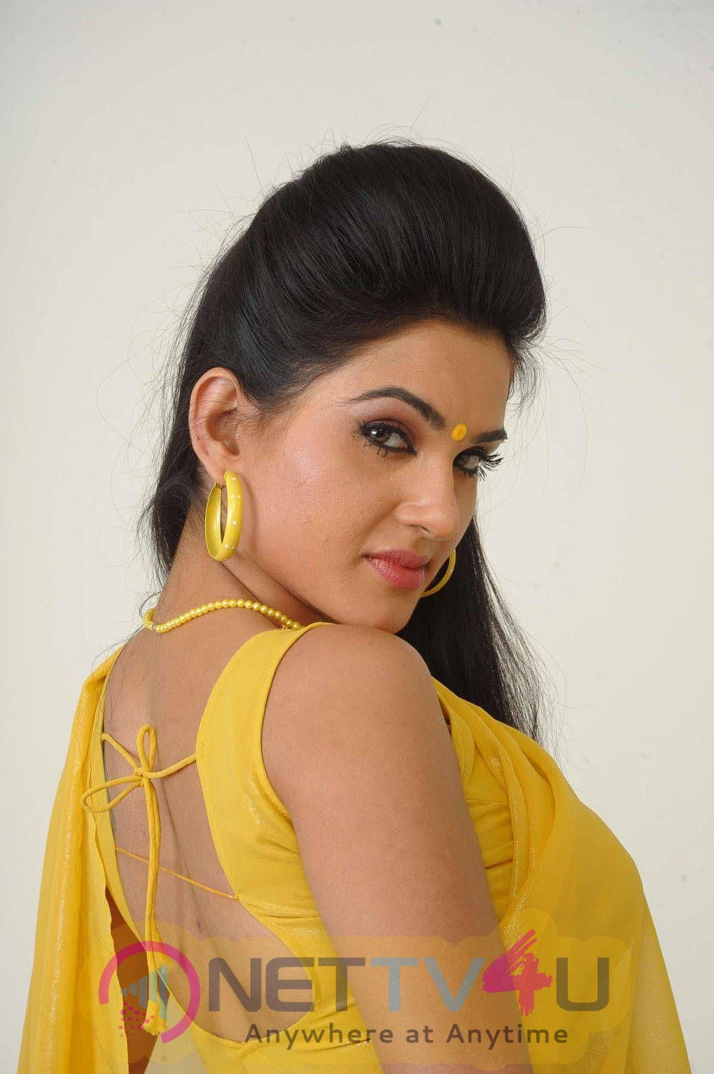 Actress Kaavya Singh Hot & Sexy Images  Telugu Gallery