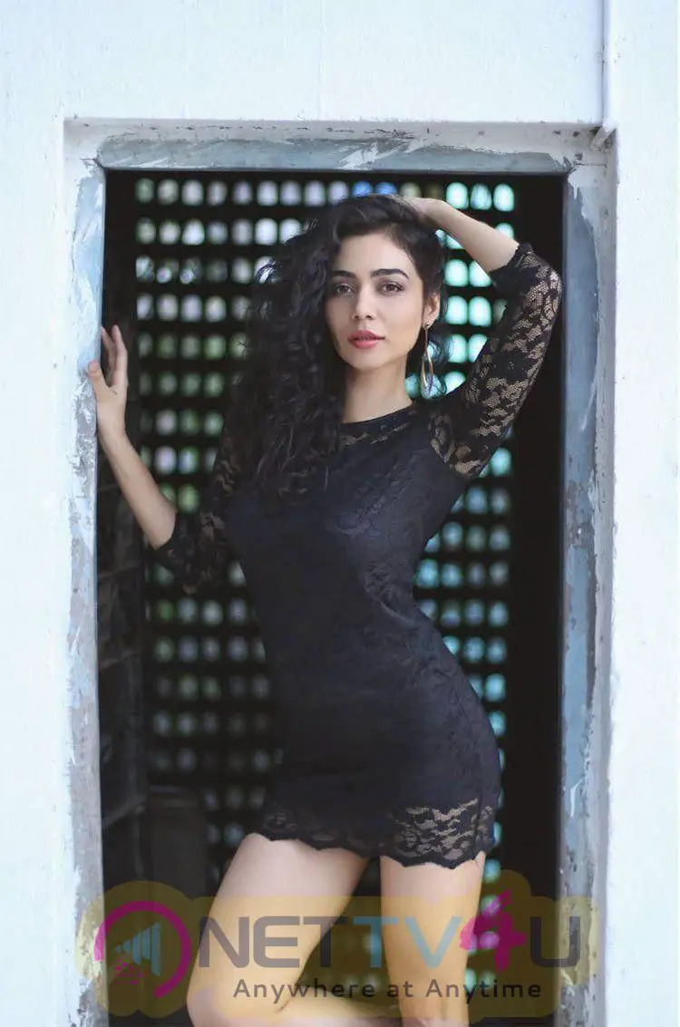 Actress Meghana Kaushik Glamorous Stills Hindi Gallery