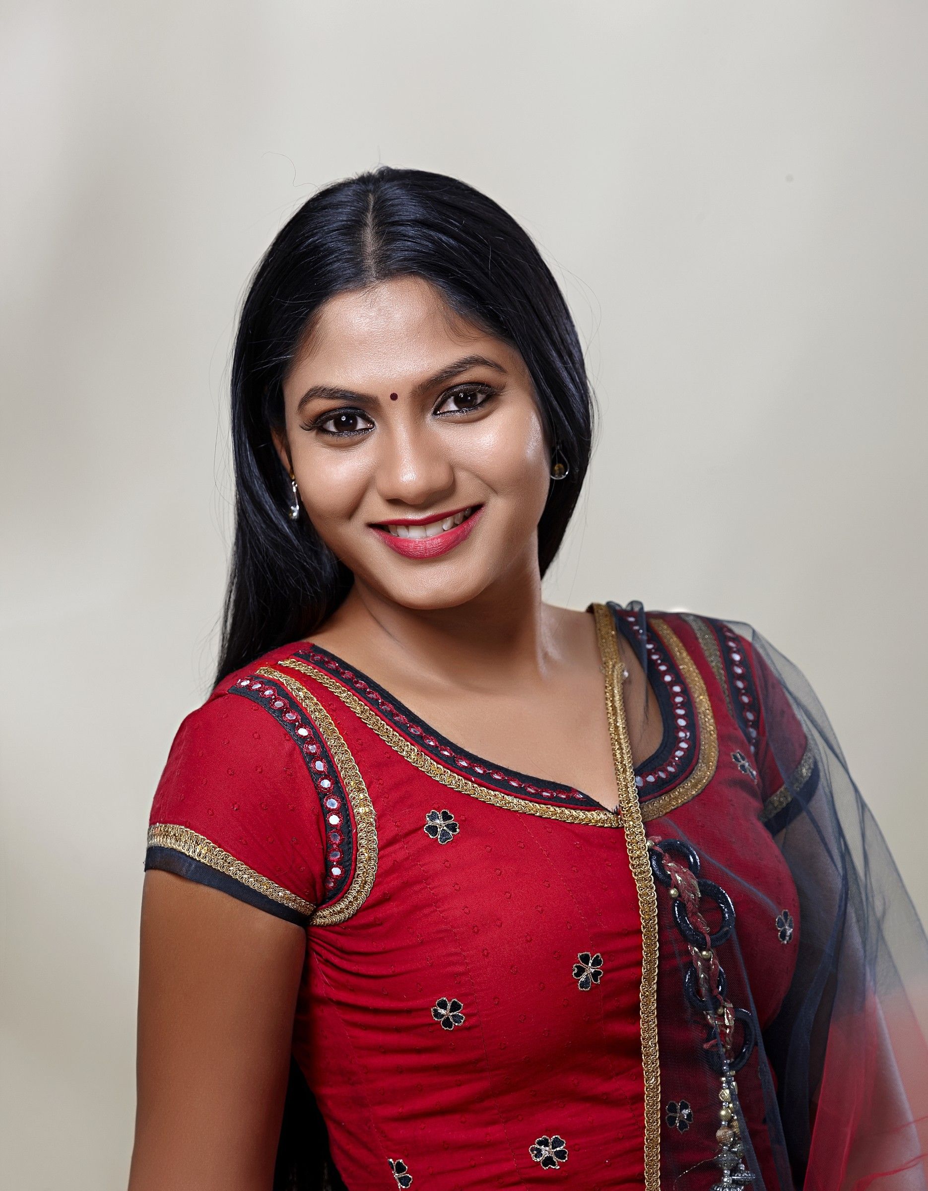 Actress Shruthi Reddy Beauteous Photos Telugu Gallery