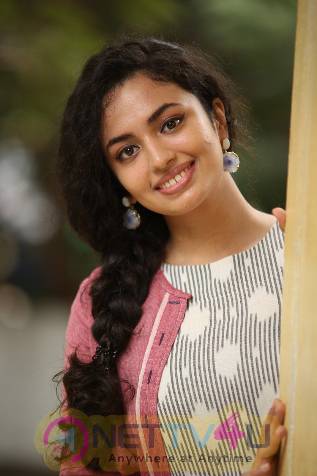 Actress Malavika Nair Cute Stills Malayalam Gallery