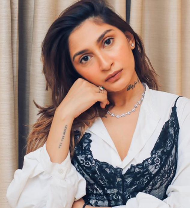 Hindi Makeup Artist Hiyavi Saigal