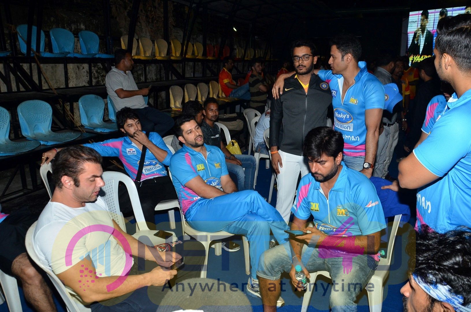 Yuva Mumbai V/S Mumbai Heroes Cricket Match With Sohail Khan & Aditya Thackeray Pics Hindi Gallery