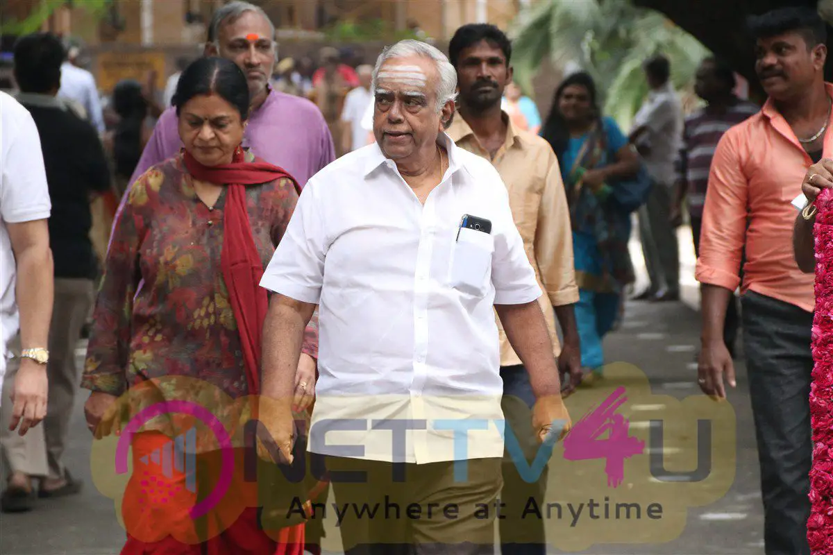 Celebrities Condolence For Veteran Actor Cho Ramaswamy Demise Tamil Gallery