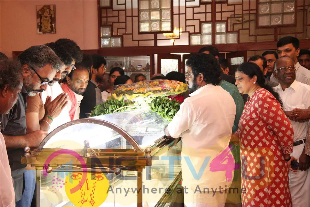 Celebrities Condolence For Veteran Actor Cho Ramaswamy Demise Tamil Gallery