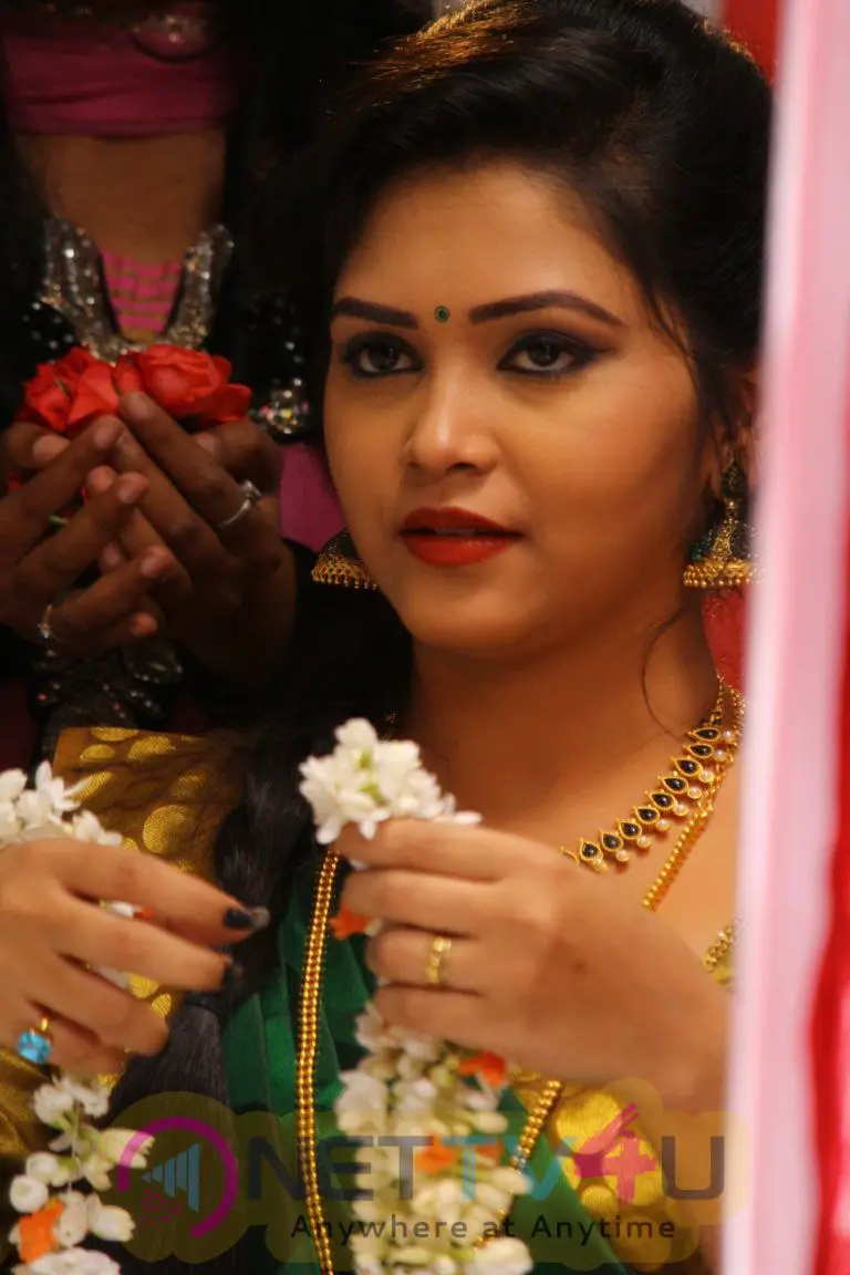 Hawala Movie Romantic Photos Tamil Gallery