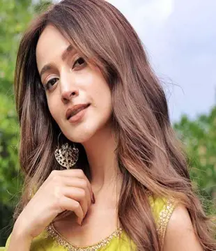 Urdu Tv Actress Zarnish Khan