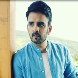 Dhawal Chandwadkar Hindi Playback Singer