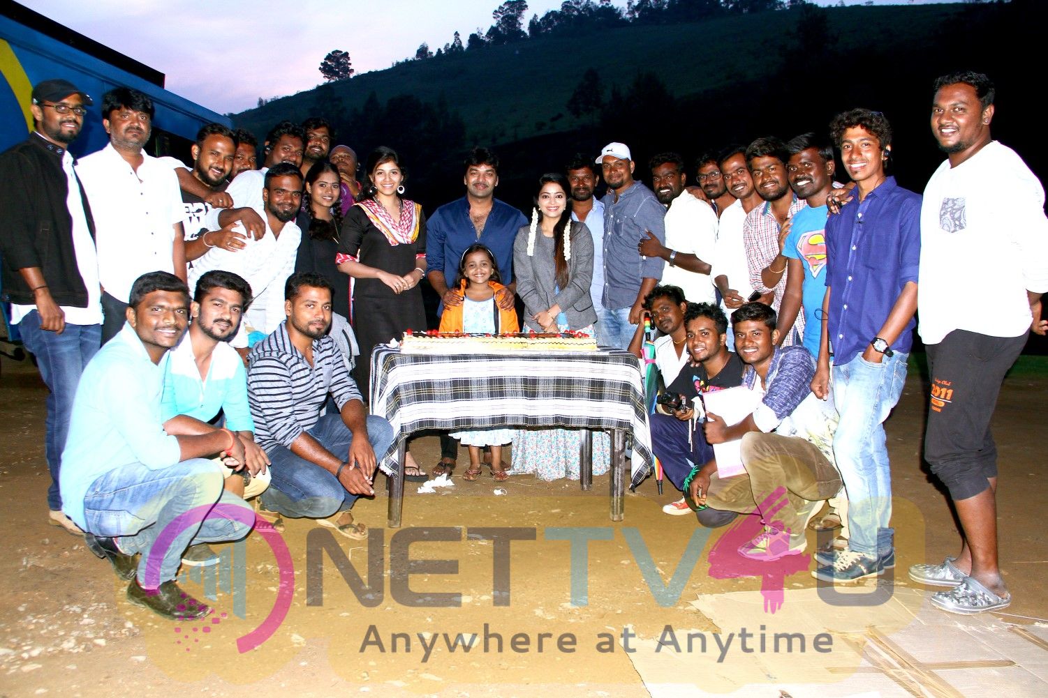 Stills Of Actor Jai Birthday Celebration Balloon Movie Team At Shooting Spot  Tamil Gallery