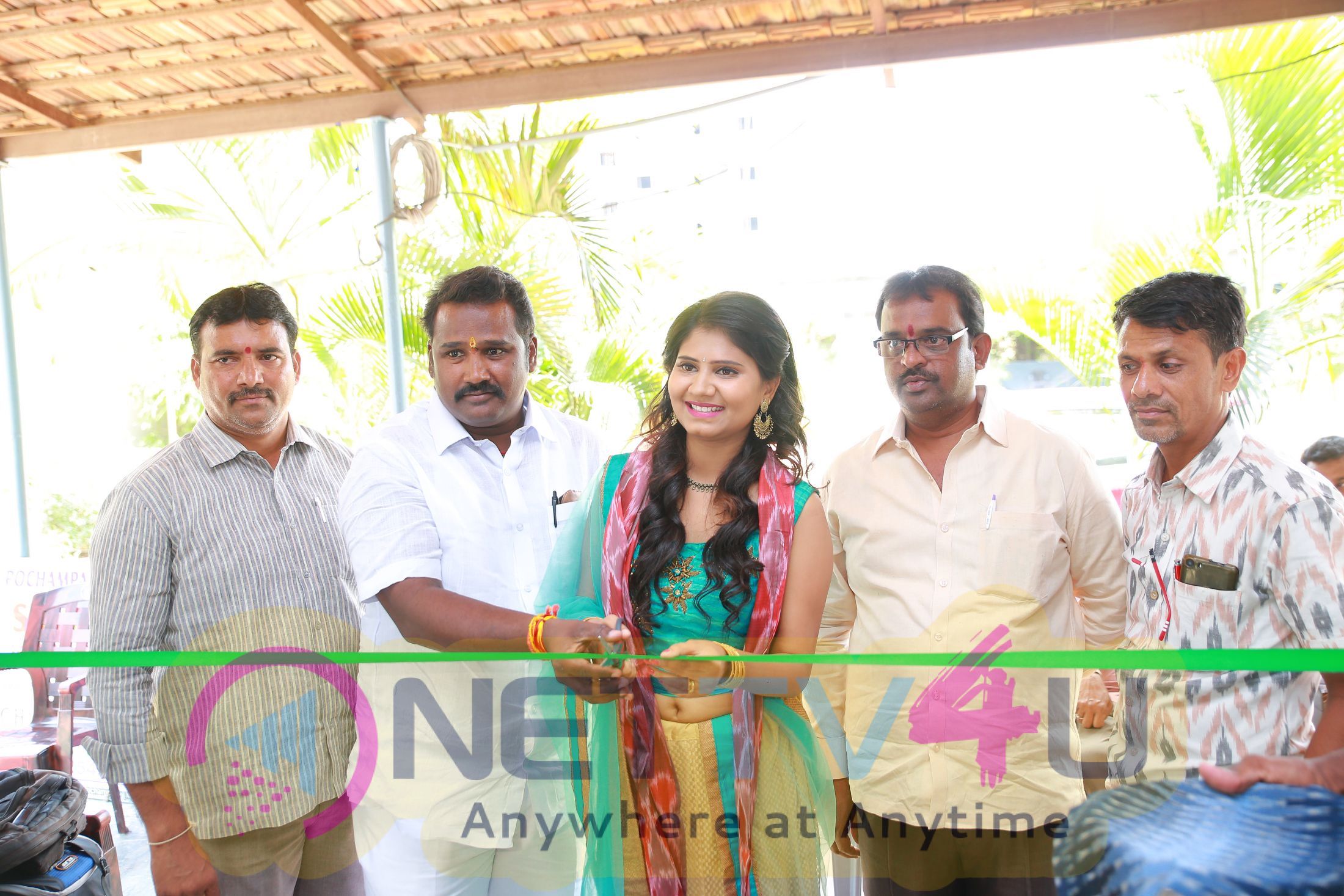 Actress Shalini Inaugurates Handloom IKAT Mela At Nizampet Pics Telugu Gallery