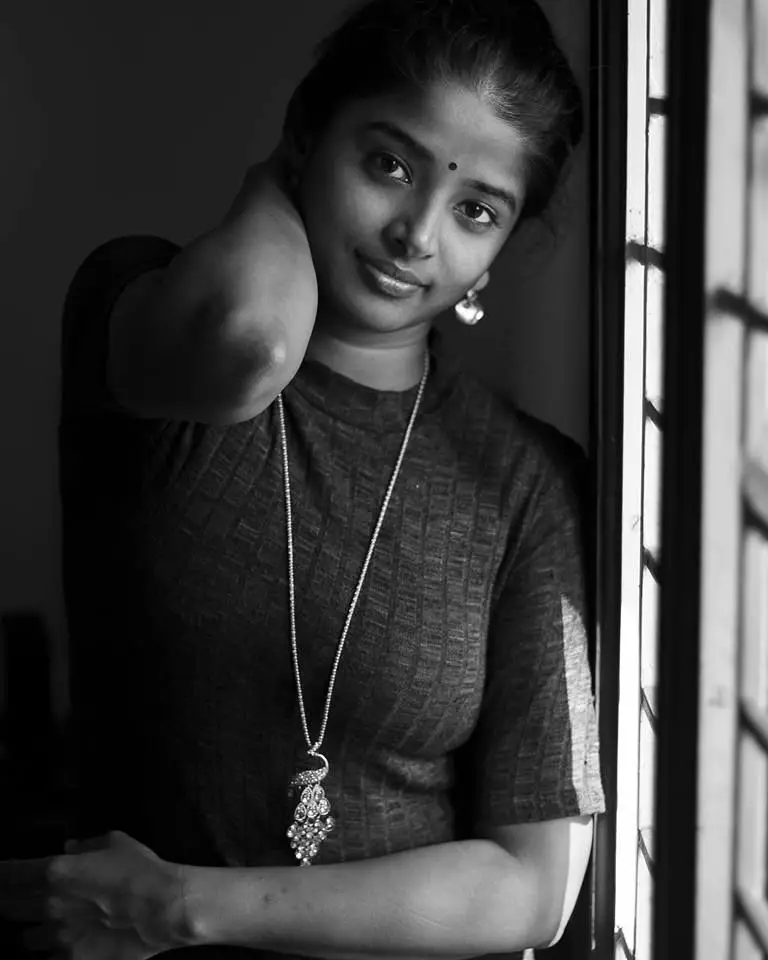 Actress Sheela Rajkumar Beautiful Images Tamil Gallery