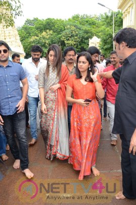 Srinivasa Kalyanam Movie Team Dwaraka Tirumala Visit Pics Telugu Gallery