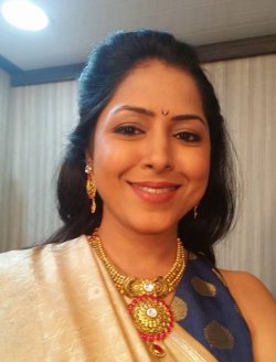 Punam Chandorkar Hindi News Reader