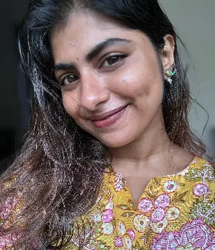 Tamil Movie Actress Devika Venu